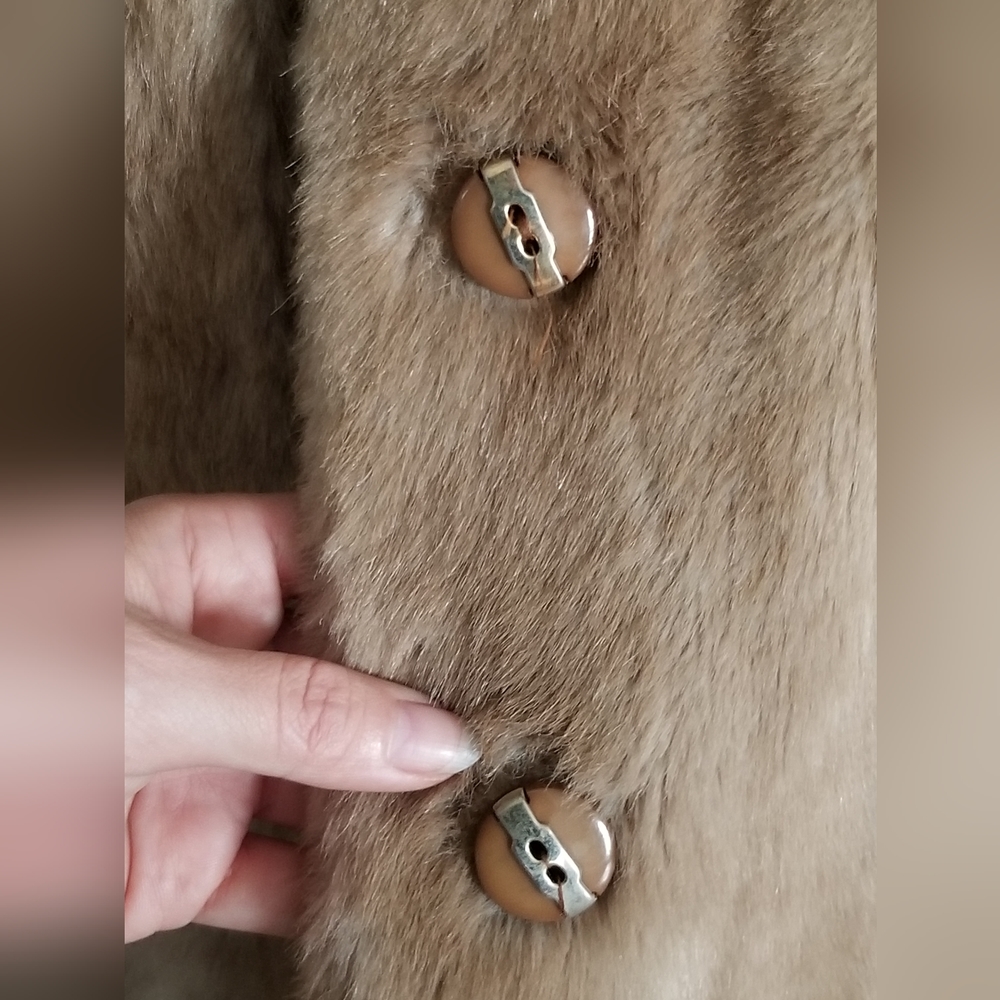 Vntg Caramel Tan Faux Fur Coat - Picture 7 of 14